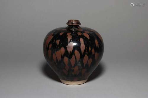 A CIZHOU-GLAZED VASE.YUHUCHUNPING.SONG DYNASTY