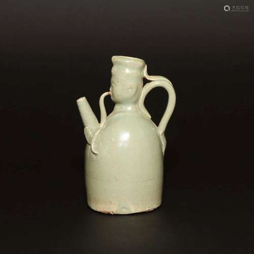 A CELADON-GLAZED WINE POT.SONG DYNASTY