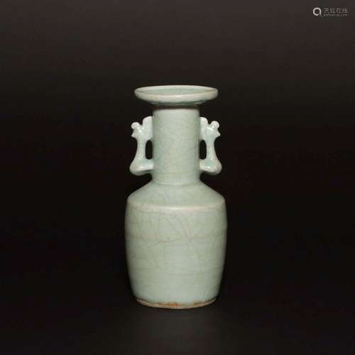 A CARVED LONGQUAN-GLAZED VASES.SONG DYNASTY