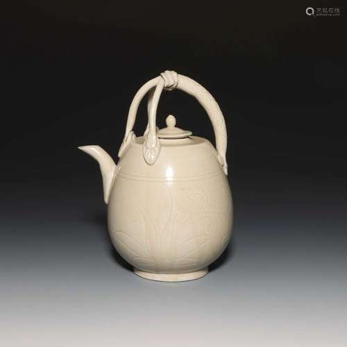 A DINGYAO-GLAZED WATER POT .SONG DYNASTY