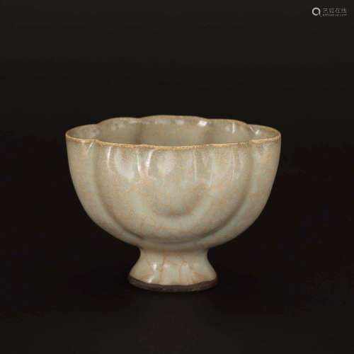 A GUANYAO-GLAZED CUP.SONG DYNASTY