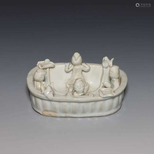 A CELADON-GLAZED WASHER.SONG DYNASTY