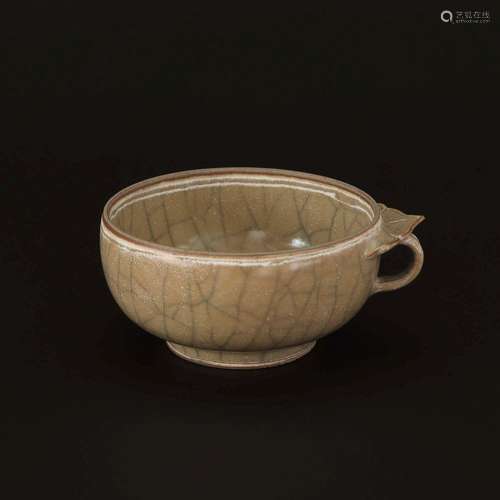 A LONGQUAN-CELADON-GLAZED CUP.SONG DYNASTY