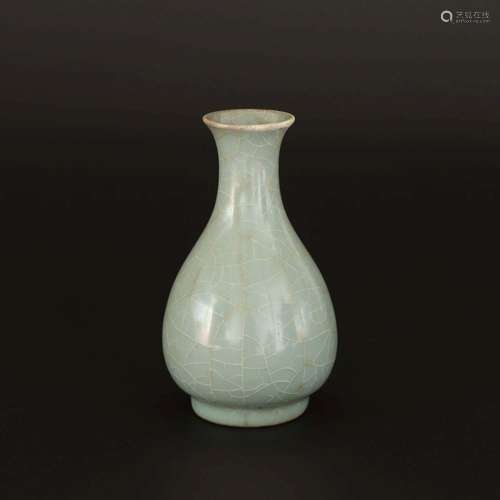 A LONGQUAN-CELADON-GLAZED VASE.YUHUCHUNPING.SONG DYNASTY