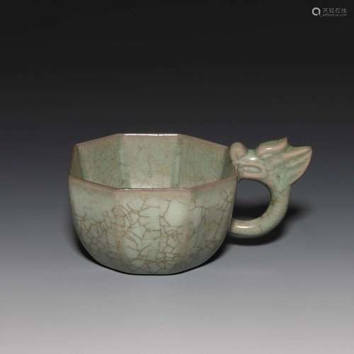 A RUYAO-GLAZED 'DRAGON' BOWL.SONG DYNASTY