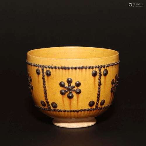 A GONGXIAN YAO-YELLOW GLAZED CUP.TANG DYNASTY