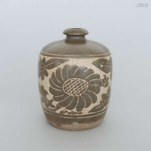 A CIZHOU-GLAZED VASE.YUAN DYNASTY