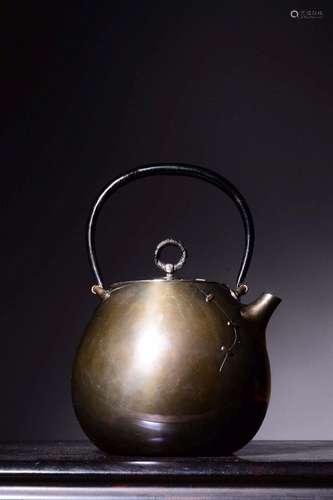 A JAPANESE TEAPOT AND COVER