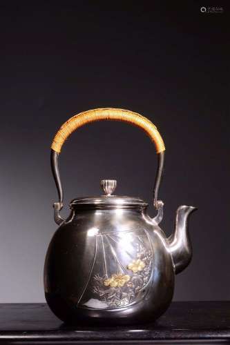 A JAPANESE TEAPOT AND COVER