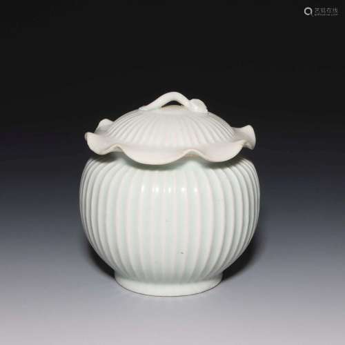 A CELADON-GLAZED JAR AND COVER.SONG DYNASTY