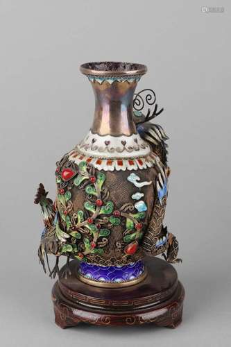 A CLOISNNE ENAMEL VASE.QING DYNASTY