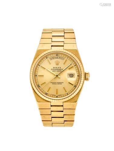 Rolex, OysterQuartz Day-Date Ref. 19018 Gent`s 18K gold wris...