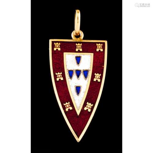 A pendant with Portugal\'s armorial shield