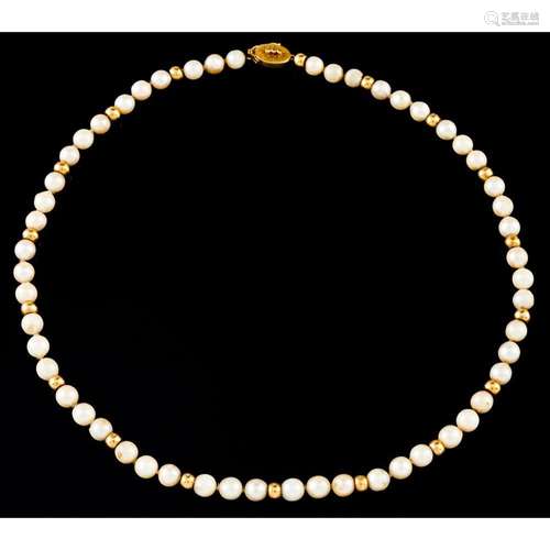 A pearl necklace