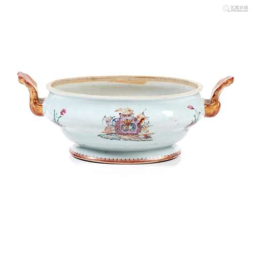 An armorial tureen base