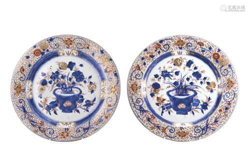 Two large imari dishes with flower decoration China