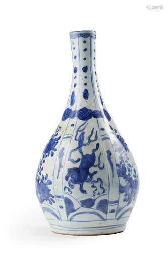 A kraak blue and white bottle porcelain vase (slight defects...