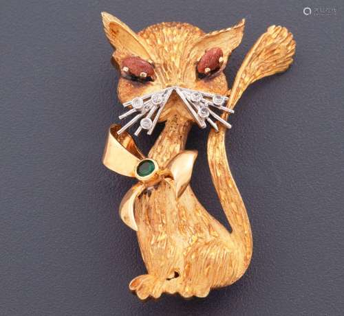 BROOCH IN THE SHAPE OF A CAT IN 18 KT GOLD _<br />
brooch ma...