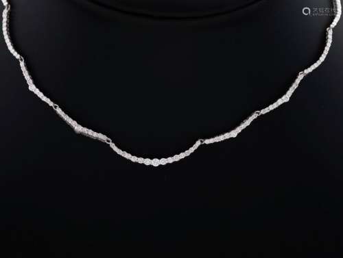 CHOKER WITH DIAMONDS IN 18 KT GOLD_.<br />
Spectacular choke...