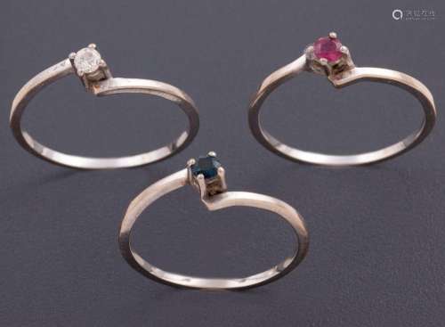 SET OF THREE 18 KT GOLD RINGS _<br />
set of three rings mad...