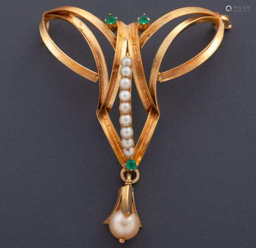 PENDANT / BROOCH MADE IN 18 KT GOLD WITH PEARLS _<br />
pend...