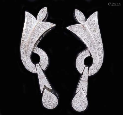 EARRINGS WITH DIAMONDS IN 18 KT GOLD _<br />
pair of earring...