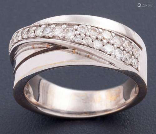RING MADE IN 18 KT GOLD WITH DIAMONDS _<br />
ring made in 1...