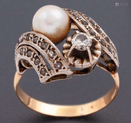 ART DECO RING MADE IN 18 CARAT GOLD WITH RIVER PEARL AND DIA...