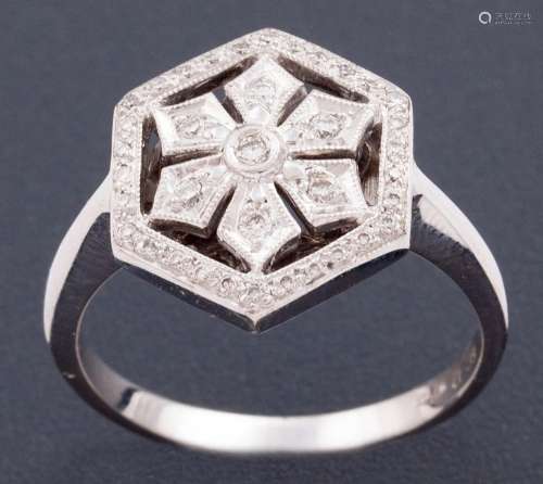 HEXAGONAL RING WITH DIAMONDS IN 18 KT GOLD _<br />
ring made...