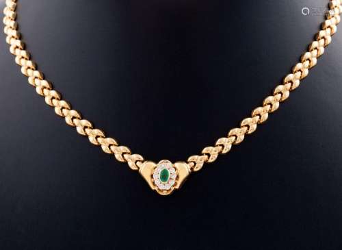 CHOKER WITH CENTRAL EMERALD SURROUNDED BY A BORDER OF DIAMON...