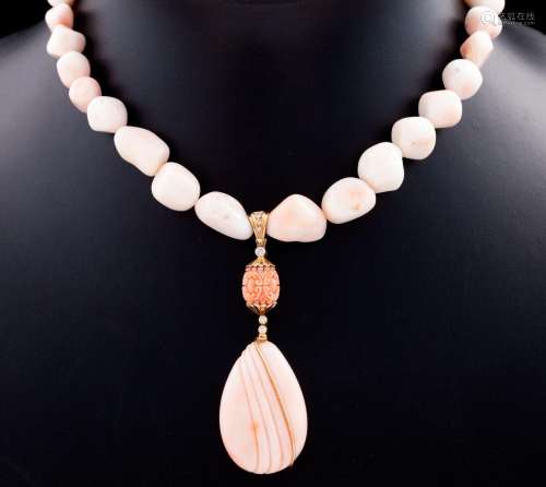 NECKLACE MADE IN WHITE CORAL WITH LARGE LOOP CLASP HIGHLIGHT...