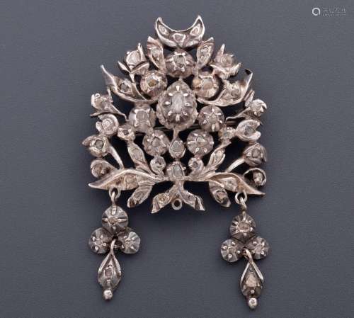 BROOCH WITH FLORAL MOTIFS WITH DIAMONDS IN STERLING SILVER _...