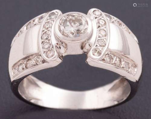 RING MADE IN 18 KT GOLD AND DIAMONDS _<br />
ring made in 18...