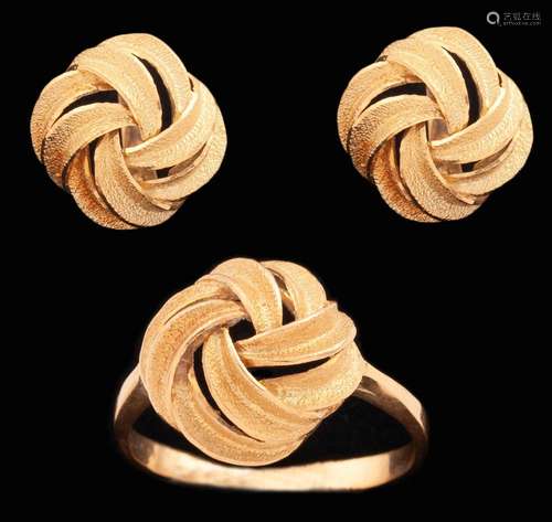 SET OF RING AND EARRINGS IN 18 KT YELLOW GOLD<br />
set of e...