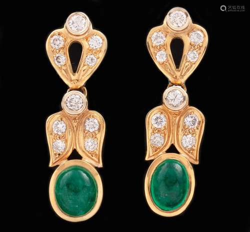 PAIR OF EARRINGS IN 18 KT GOLD WITH DIAMONDS AND EMERALDS _<...