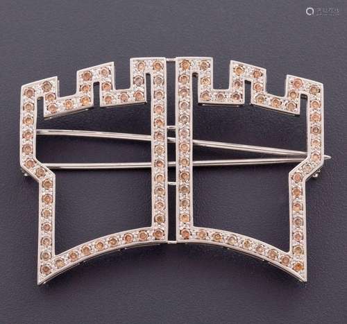 SUAREZ BROOCH MADE IN 18 KT GOLD WITH DIAMONDS _<br />
Suare...