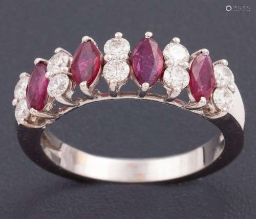 RING WITH RUBIES AND DIAMONDS IN GOLD 18 KT_.<br />
Ring mad...