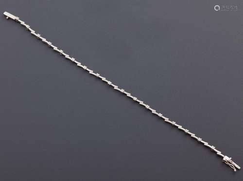 BRACELET MADE IN 18 KT GOLD AND DIAMONDS _<br />
Bracelet ma...