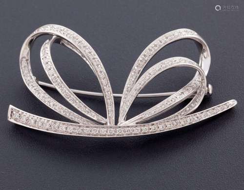 BROOCH MADE OF 18 KT GOLD AND DIAMONDS _<br />
brooch made i...