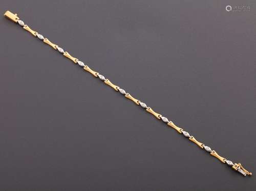 BRACELET MADE IN 18 KT BICOLOR GOLD AND DIAMONDS _<br />
bra...