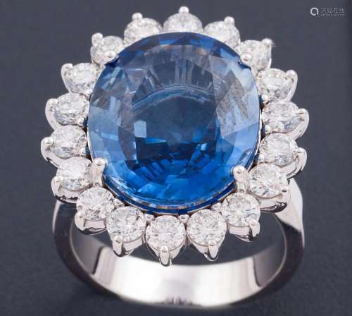 RING MADE OF 18 KT GOLD WITH SAPPHIRE AND DIAMONDS _<br />
s...