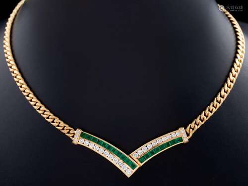 NECKLACE WITH EMERALDS AND DIAMONDS IN 18 KT YELLOW GOLD_.<b...