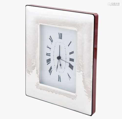 SILVER PLATED METAL TABLE CLOCK _<br />
Silver plated metal ...