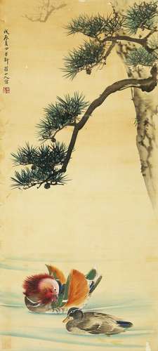 CHINESE SCROLL PAINTING OF BIRD UNDER PINE SIGNED BY HUAYAN