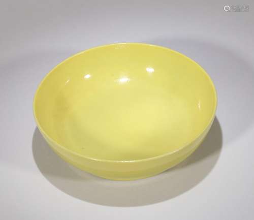 CHINESE PORCELAIN YELLOW GLAZE PLATE