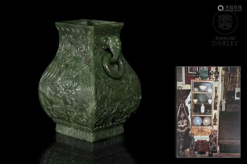 Carved spinach-green jade vase, Qing dynasty