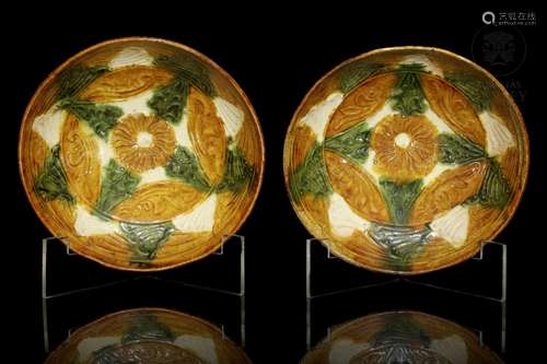 Pair of Sancai glazed pottery bowls, Tang dynasty (618 - 906...