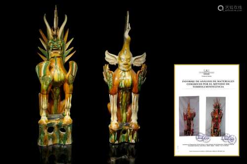 Pair of large figures "Earth Spirits", Tang Dynast...