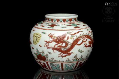 Porcelain vase with dragon, with Jiajing-Ming mark