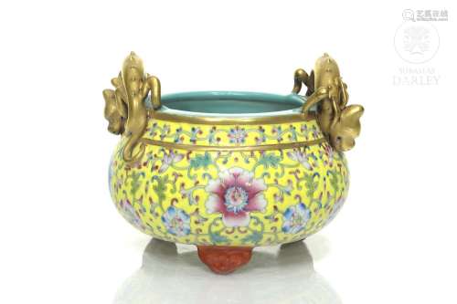 Enameled porcelain censer, 20th century